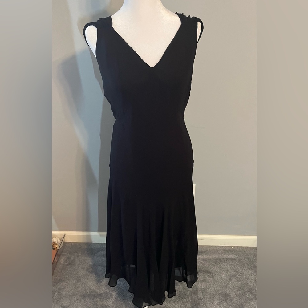 Jones new york black flowy midi dress
